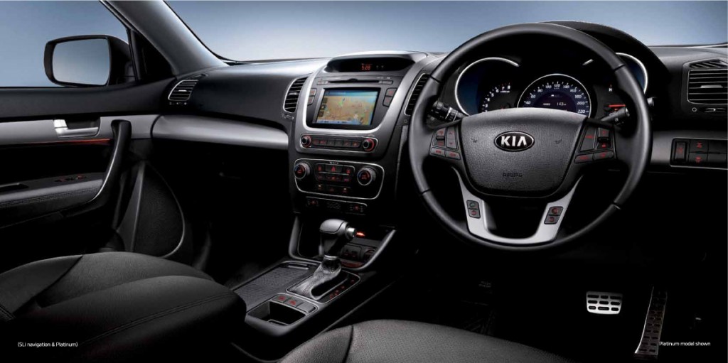 I love the dash appearance. Its classy lines, sweet curves and dark tones give the Next Gen Kia Sorento a very luxurious cabin ambience – particularly with the seats in soft black leather.
